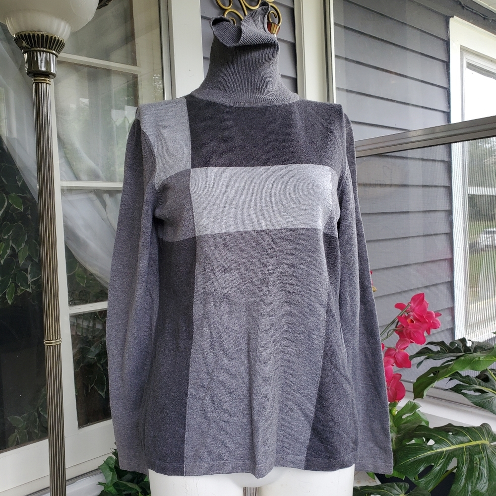 Van Heusen Gray Turtleneck Sweater Size Medium